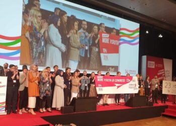 MLADI NA 14. KONGRESU EVROPSKE KONFEDERACIJE SINDIKATA