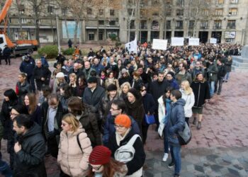 Naučnici protestvovali ispred Filozofskog fakulteta u Beogradu