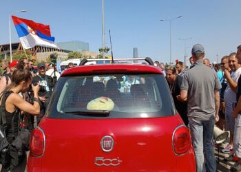 Radnici Fijata u subotu sa Vučićem: Dobili garancije i odblokirali auto-put