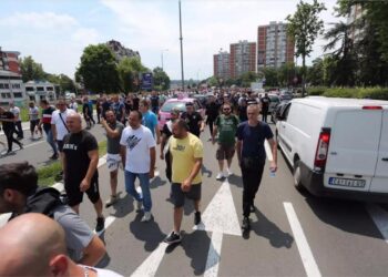 Radnici Fijata danas blokiraju put Kragujevac-Čačak