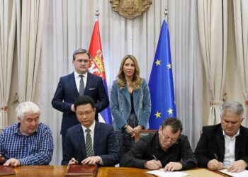 Sindikati i “Ziđin Koper” potpisali aneks ugovora o povećanju plata