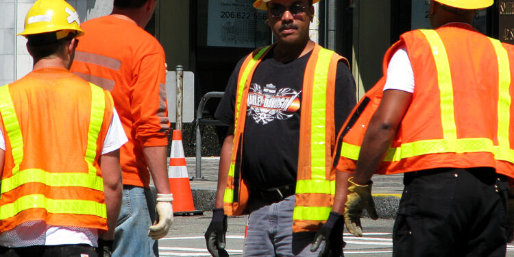 Stranci koji rade na „crno” nelojalna konkurencija domaćim radnicima