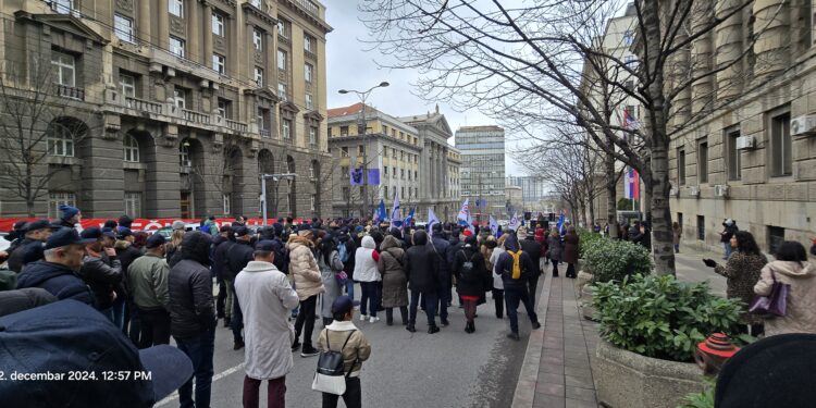 Sindikat uprave Srbije: Da li je u redu da više od 20 odsto zaposlenih prima minimalac?