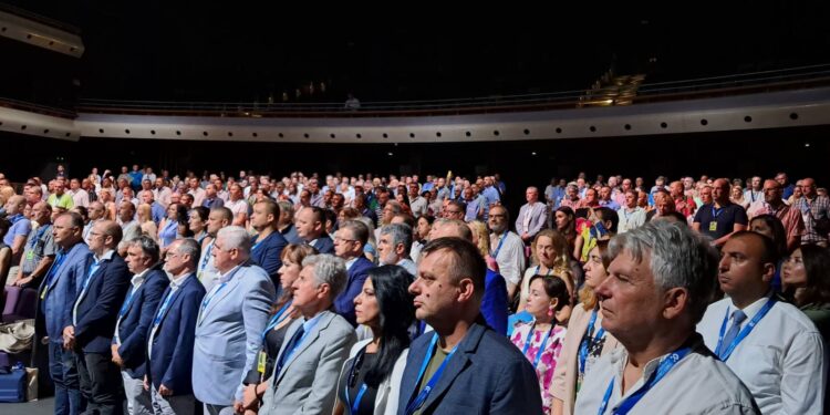 Sedamnaesti kongres SSSS usvojio sedam rezolucija i jednu deklaraciju